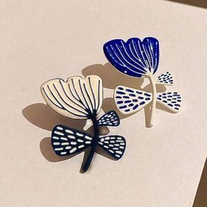 Navy and White Floral Earrings A1256